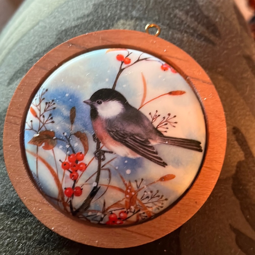 Hallmark bird ornament. “Black capped chickadee”. 2nd in series. 1983